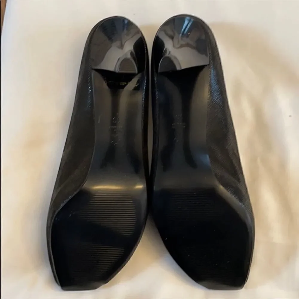 PETER KAISER BLACK PATENT OPEN TOE SHOES. …